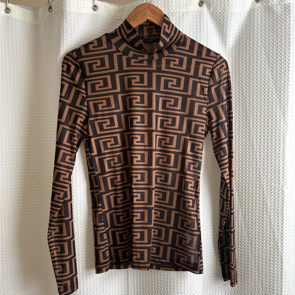 Geometric Print Mesh Top